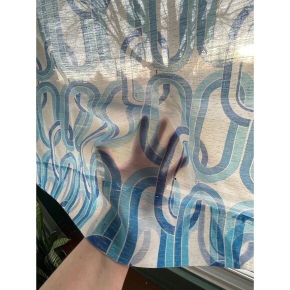 Vintage 1970s curtain, blue and white geometric groovy pattern, single panel - Picture 4 of 10
